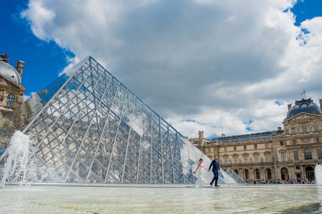 пирамида Лувра