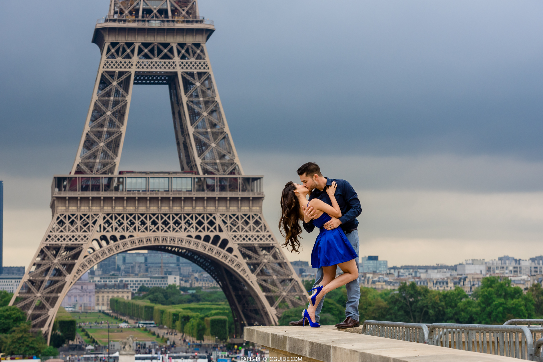 Пара в Париже